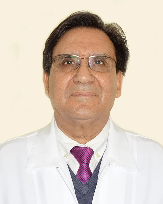 Retrato de Dr. Germán Espinoza Muñoz, oftalmólogo del Instituto de la Visión
